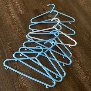 8 perfect baby hangers